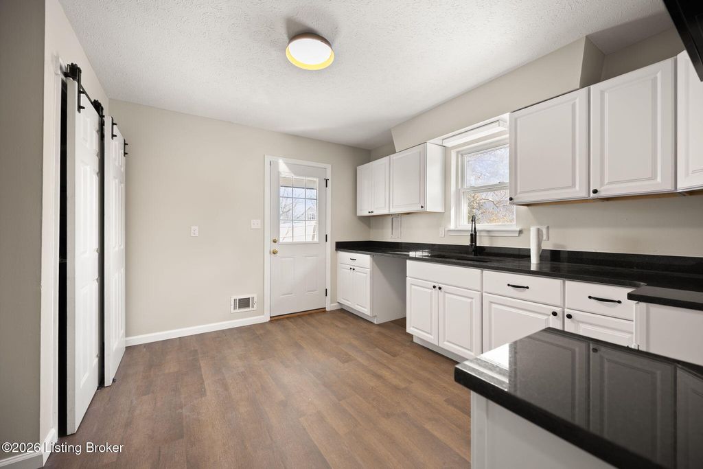 Photo of 113 N Poplar St, Lebanon Junction, KY 40150 (MLS # 1709019)