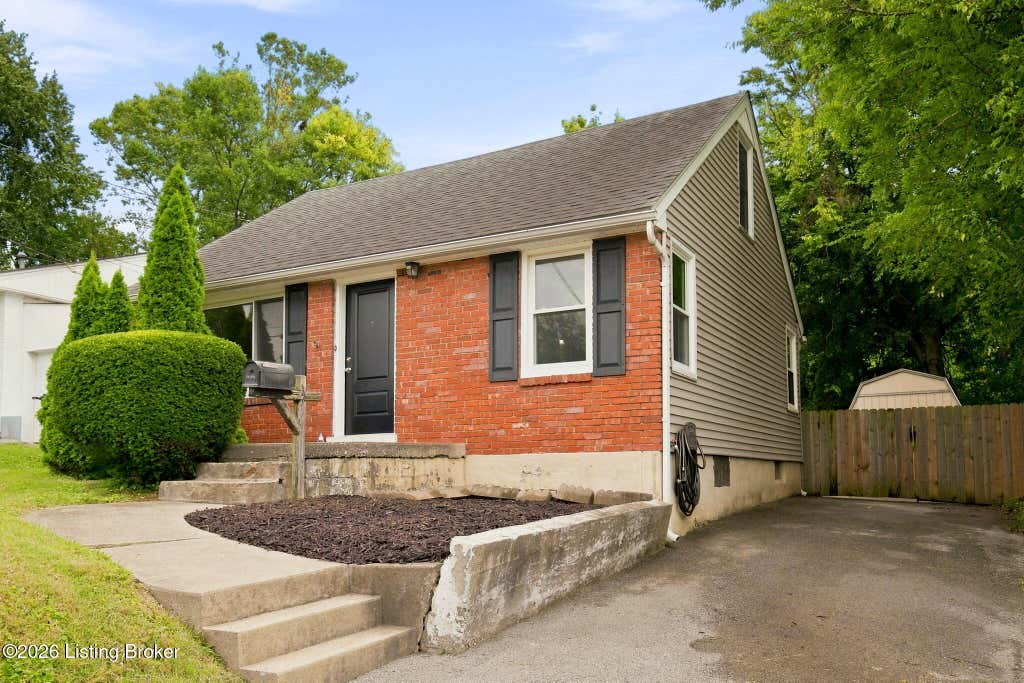 Photo of 1610 Grove Ave, Louisville, KY 40213 (MLS # 1726925)