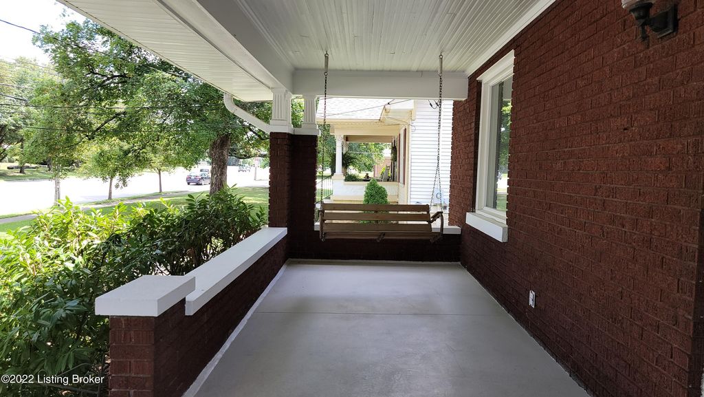 Photo of 3812 Taylorsville Rd, Louisville, KY 40220 (MLS # 1705016)