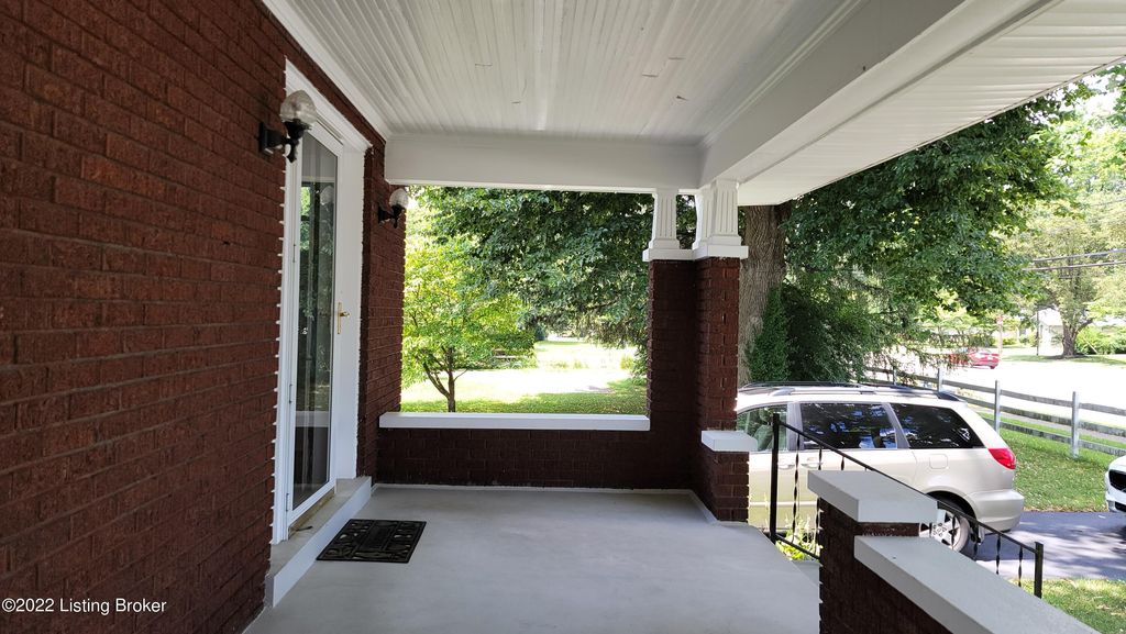 Photo of 3812 Taylorsville Rd, Louisville, KY 40220 (MLS # 1705016)