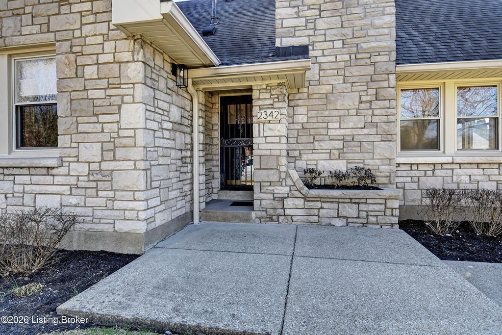 Photo of 2342 Emerson Ave, Louisville, KY 40205 (MLS # 1710144)