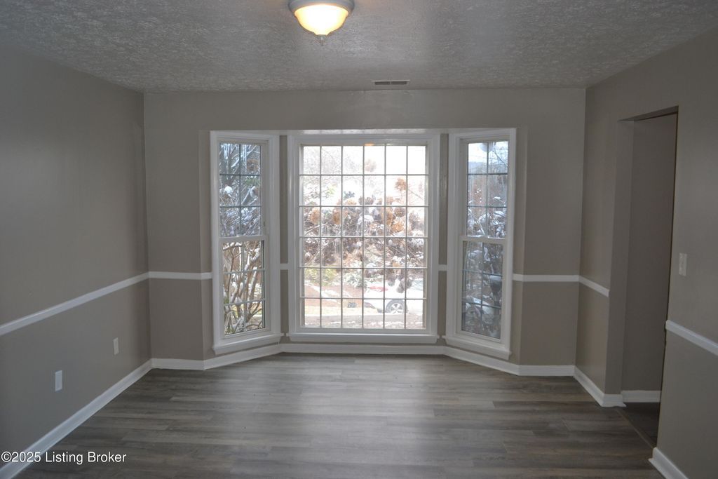 Photo of 1218 Constitution Dr, Louisville, KY 40214 (MLS # 1705127)