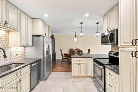 Condo For Sale - 3030 Breckenridge Ln #208<br/> Jefferson County, Louisville, KY 40220