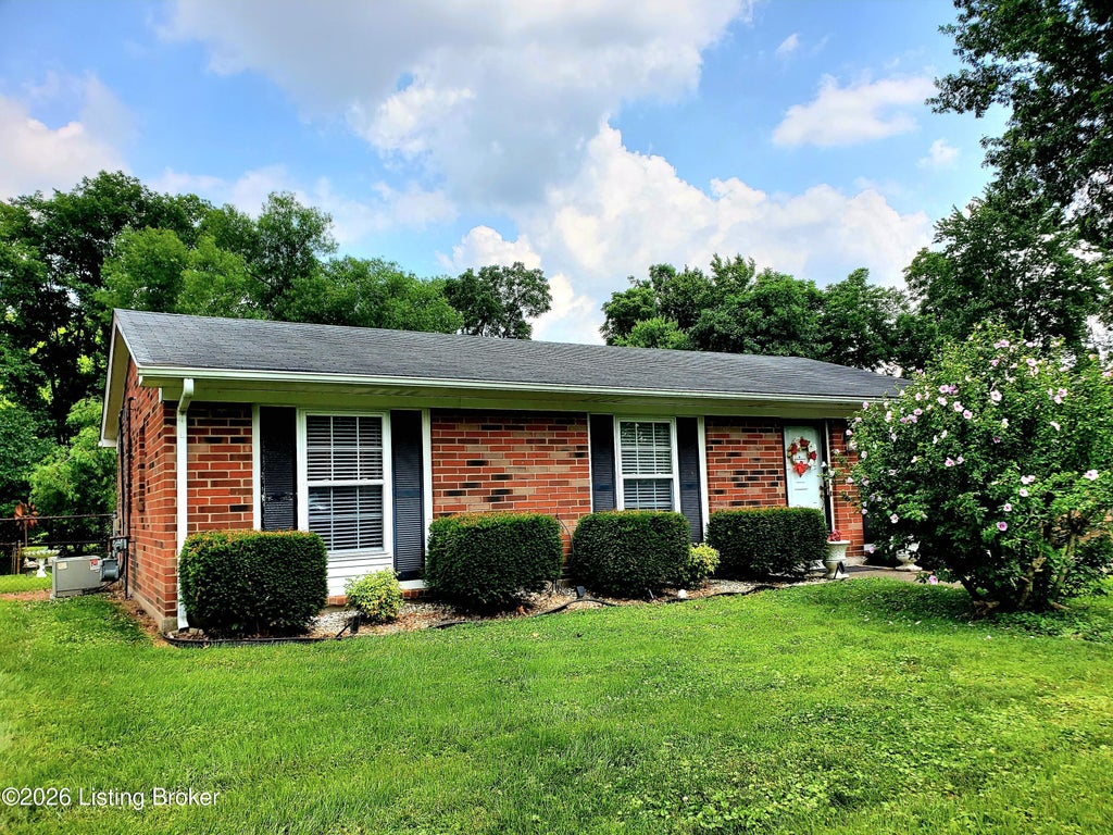 Photo of 7709 Rochelle Rd, Louisville, KY 40228 (MLS # 1731460)