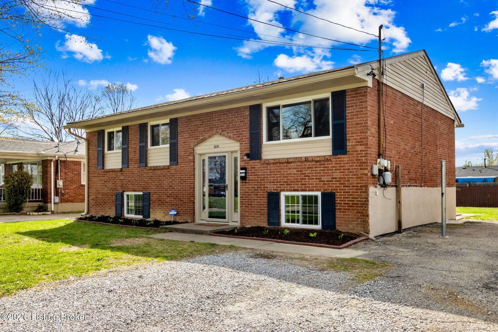 Photo of 3316 E Indian Trail, Louisville, KY 40213 (MLS # 1713280)