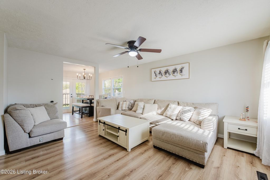 Photo of 9923 West Ave, Louisville, KY 40272 (MLS # 1714255)