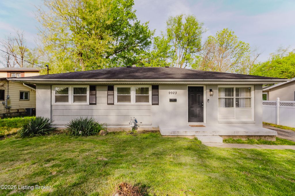 Photo of 9923 West Ave, Louisville, KY 40272 (MLS # 1714255)