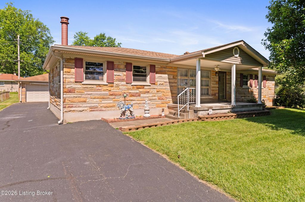 Photo of 4902 Kay Ave, Jeffersontown, KY 40299 (MLS # 1717803)