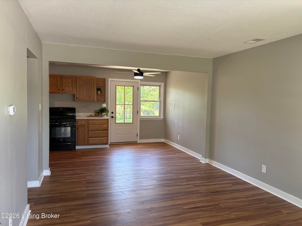 Photo of 9902 Michaele Ln, Jeffersontown, KY 40299 (MLS # 1715367)