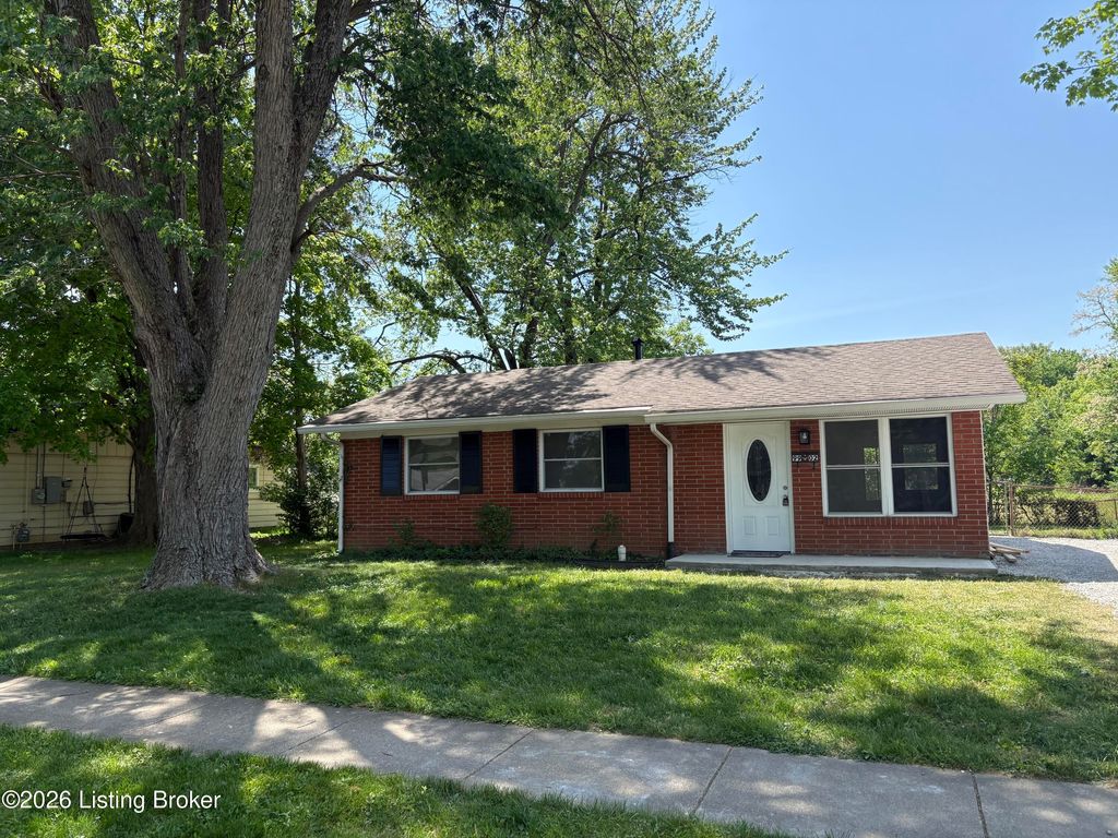 Photo of 9902 Michaele Ln, Jeffersontown, KY 40299 (MLS # 1715367)