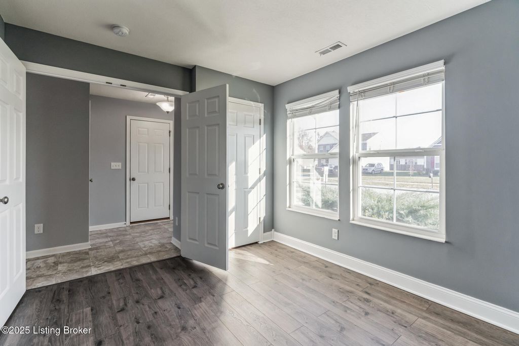 Photo of 123 Gadwall Ct, Shepherdsville, KY 40165 (MLS # 1704078)