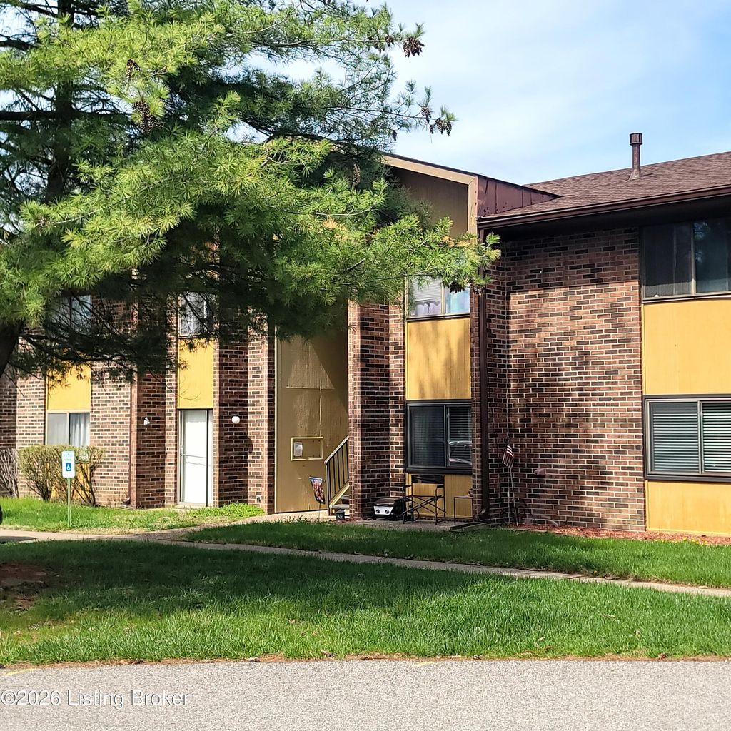 Photo of 7068 Wildwood Cir # 150, Louisville, KY 40291 (MLS # 1712348)