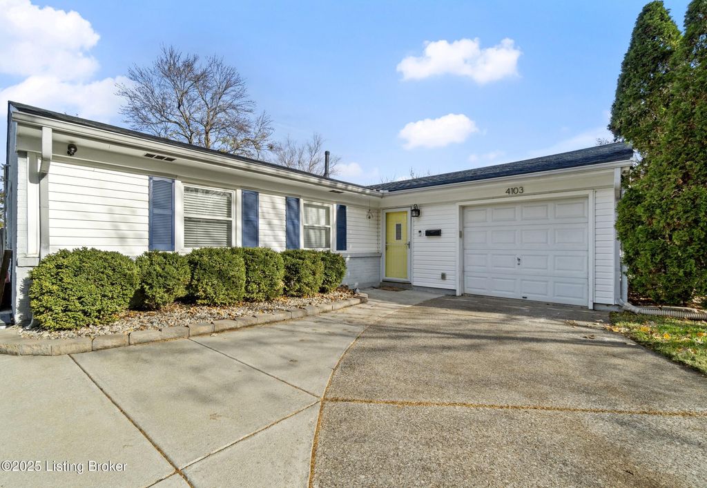 Photo of 4103 Hillbrook Dr, Louisville, KY 40220 (MLS # 1703566)