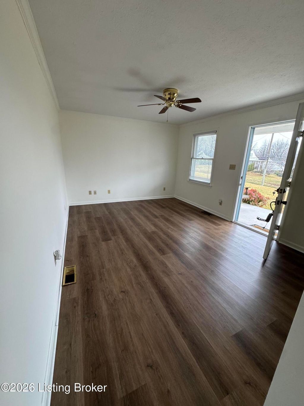 Photo of 3807 Blanton Ln, Louisville, KY 40216 (MLS # 1718377)