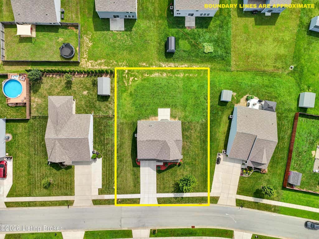 Photo of 148 Hubbards Crossing Dr, Mt Washington, KY 40047 (MLS # 1725782)