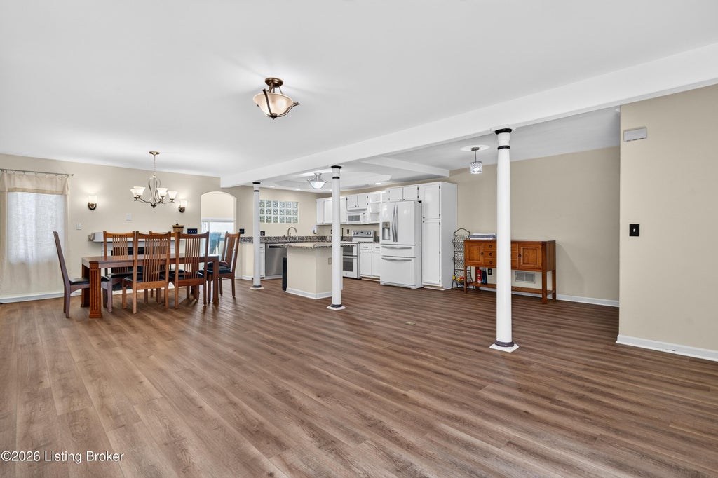 Photo of 1915 Overlook Terrace, Louisville, KY 40205 (MLS # 1728203)