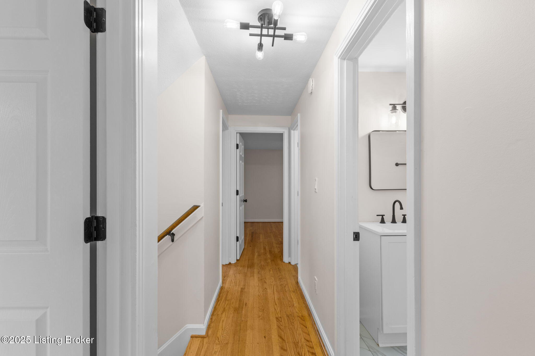 10200 Hearthstone Ct, Louisville, Pennsylvania image 32