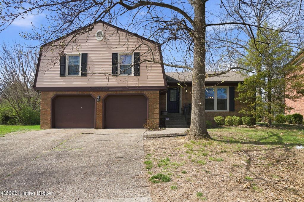 Photo of 10509 Larkhall Ct, Louisville, KY 40223 (MLS # 1713044)