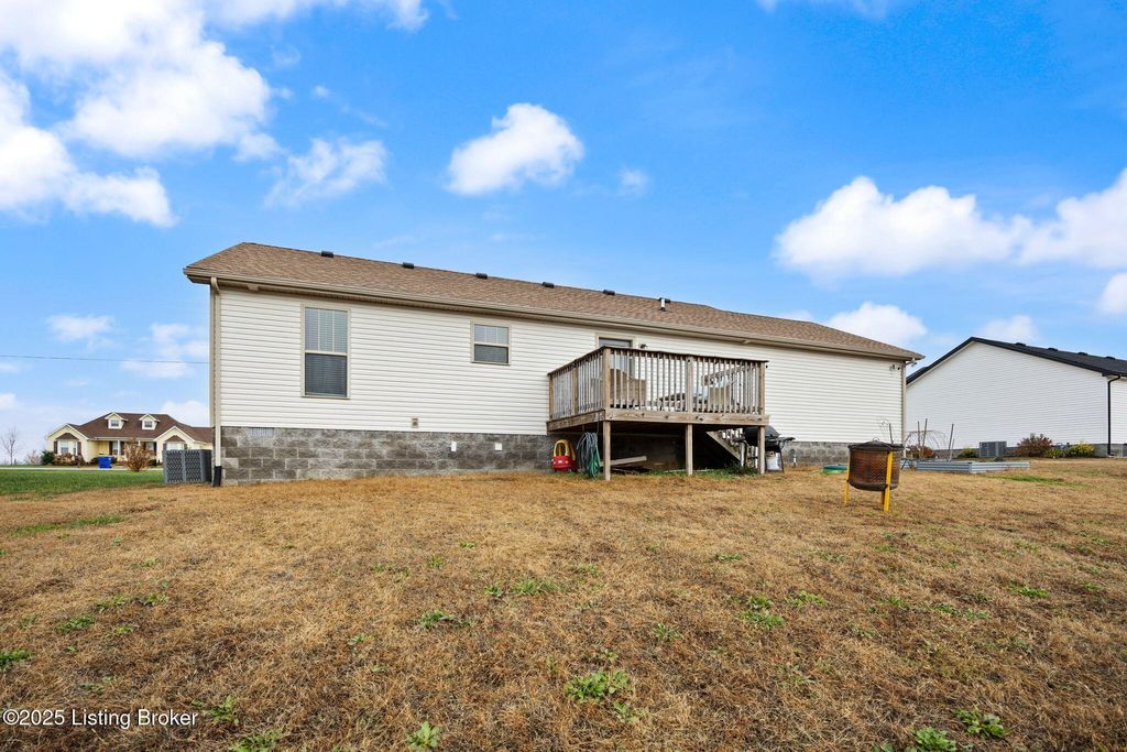 Photo of 2463 Noah Bledsoe Rd, Smiths Grove, KY 42171 (MLS # 1704082)