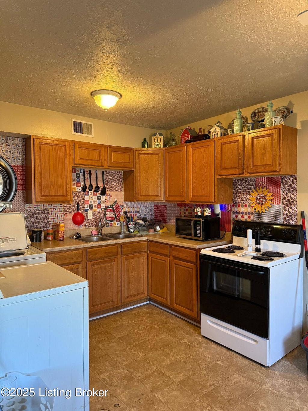 Photo of 1220 W Lincoln Trail Blvd, Radcliff, KY 40160 (MLS # 1705808)