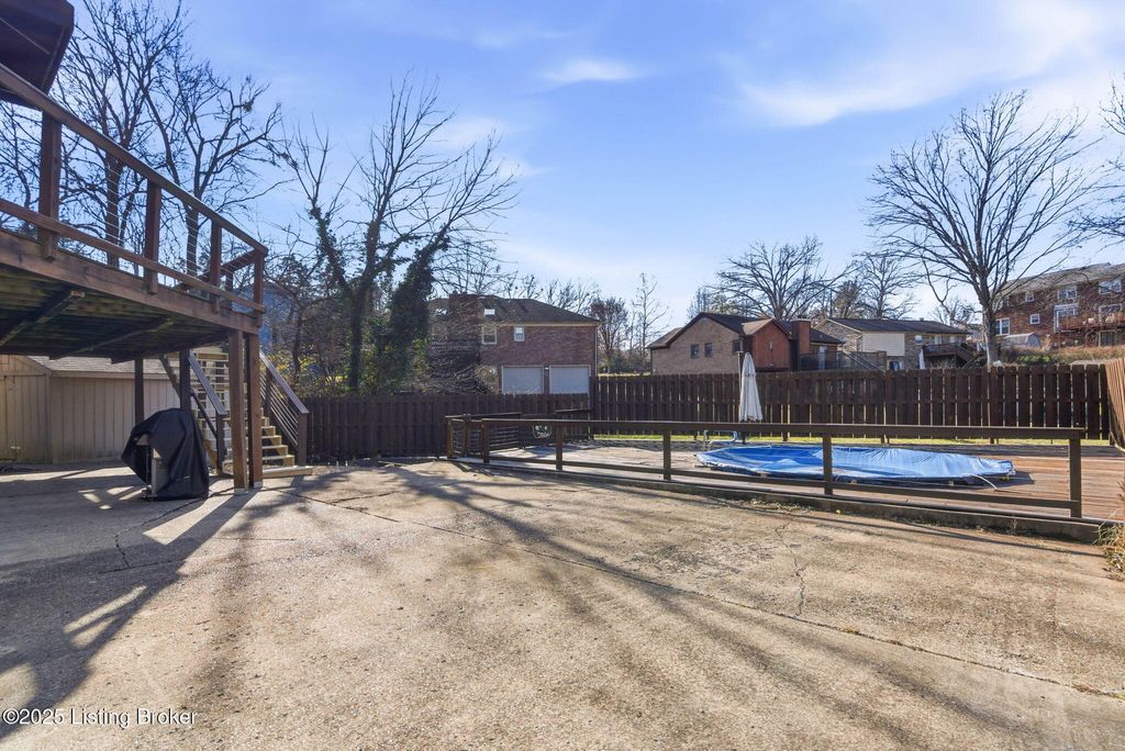 Photo of 6812 Switch Bark Ct, Louisville, KY 40228 (MLS # 1705570)