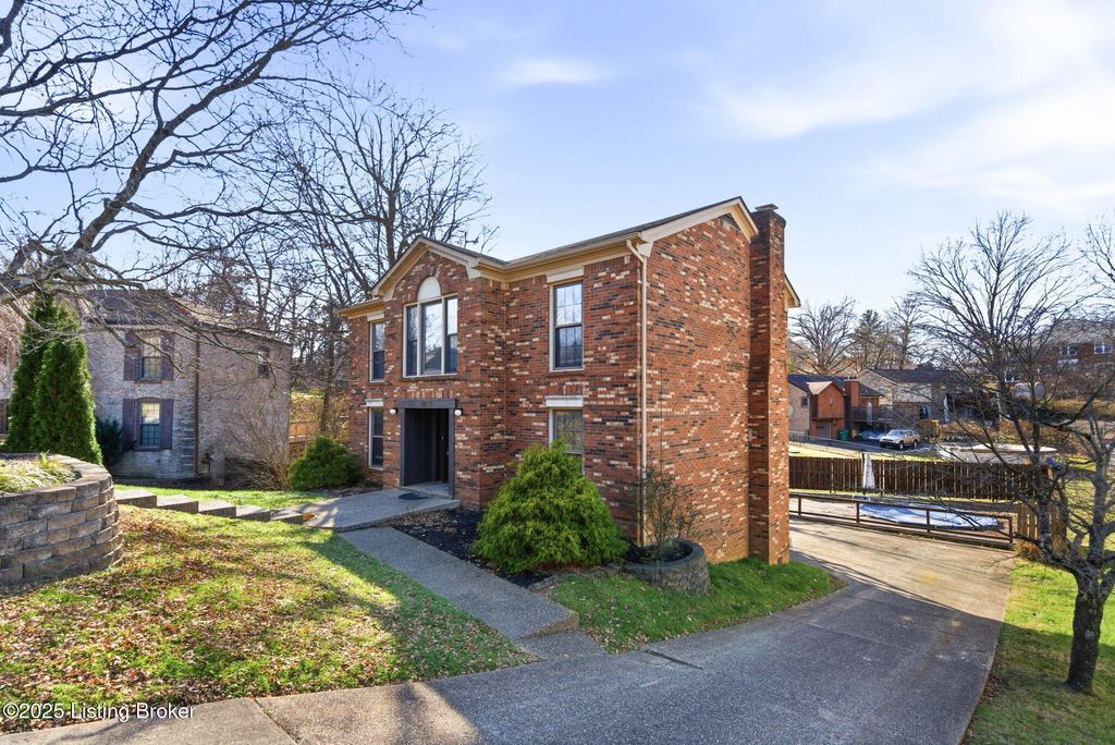 Photo of 6812 Switch Bark Ct, Louisville, KY 40228 (MLS # 1705570)
