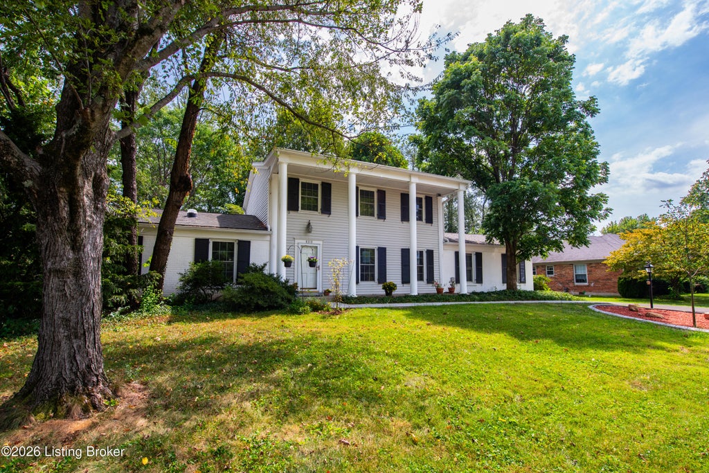 Photo of 8310 Easton Ln, Louisville, KY 40242 (MLS # 1728352)