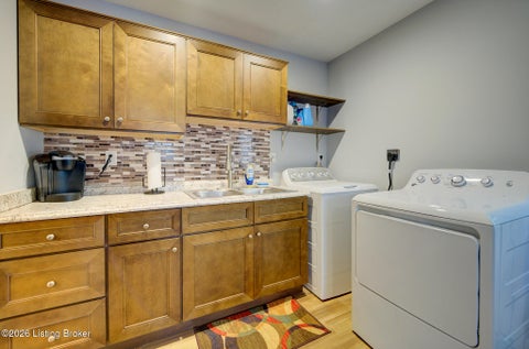 Tiny photo for 6114 Cooper Chapel Rd, Louisville, KY 40229 (MLS # 1728980)