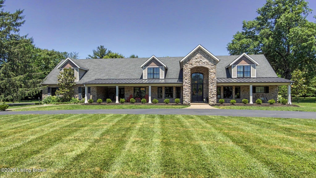 Photo of 12407 Lucas Ln, Anchorage, KY 40223 (MLS # 1721065)