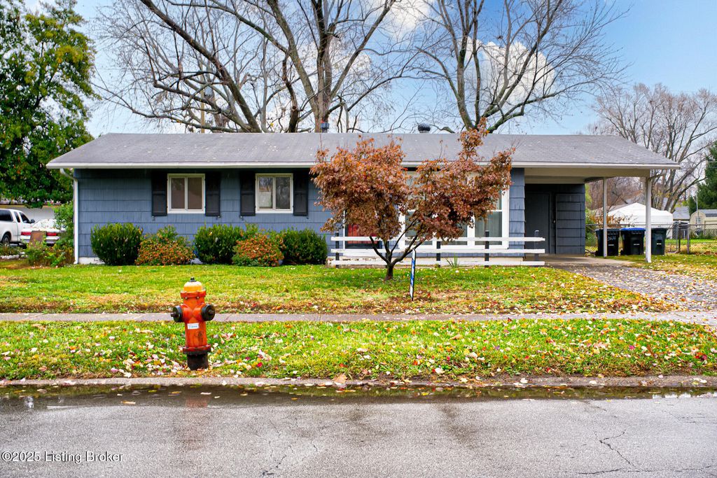 Photo of 3604 Stanton Blvd, Louisville, KY 40220 (MLS # 1704517)