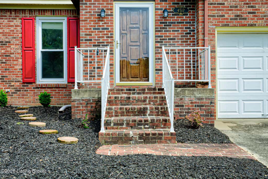 Photo of 4517 Amerivan Ct, Jeffersontown, KY 40299 (MLS # 1727116)