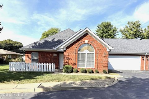 Photo of 10014 Grey Hawk Dr, Louisville, KY 40219 (MLS # 1699863)