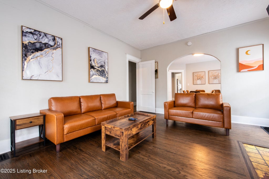 Photo of 1806 Fernwood Ave, Louisville, KY 40205 (MLS # 1720246)