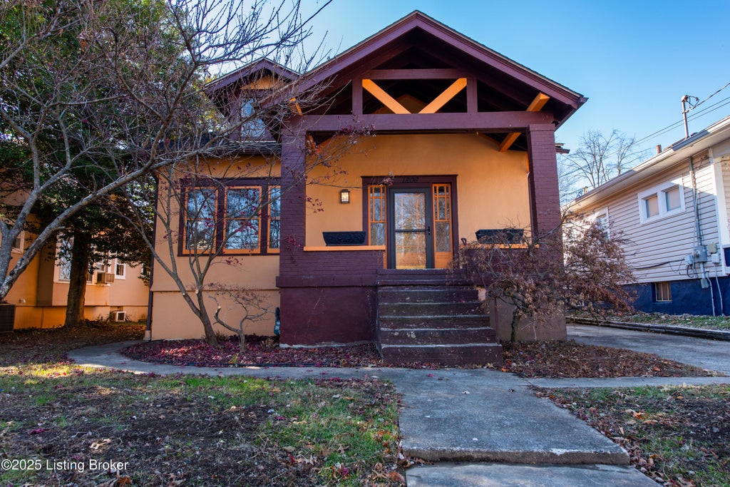 Photo of 1806 Fernwood Ave, Louisville, KY 40205 (MLS # 1720246)