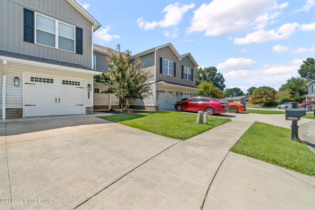 Photo of 6122 Goalby Dr, Louisville, KY 40258 (MLS # 1727422)