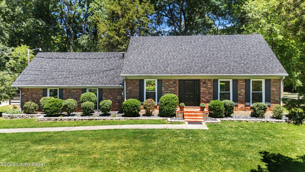 Photo of 2813 Rosewood Rd, La Grange, KY 40031 (MLS # 1721661)