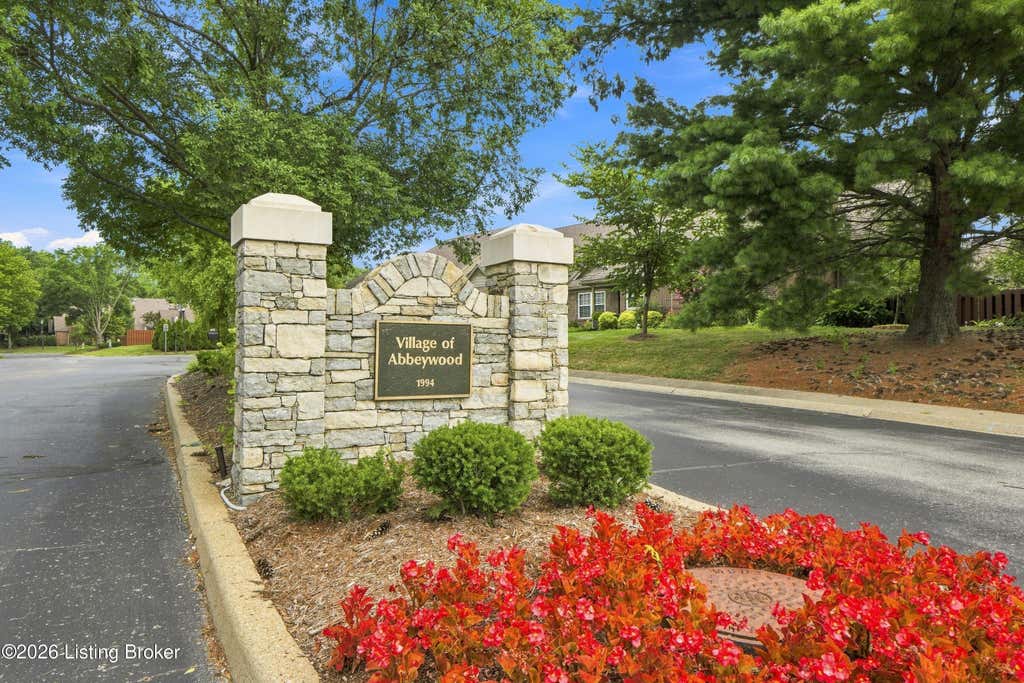 Photo of 9808 Abbeywood Village Way, Louisville, KY 40241 (MLS # 1726370)