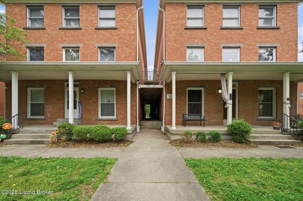 Photo of 1125 S 1st St #10, Louisville, KY 40203 (MLS # 1715972)