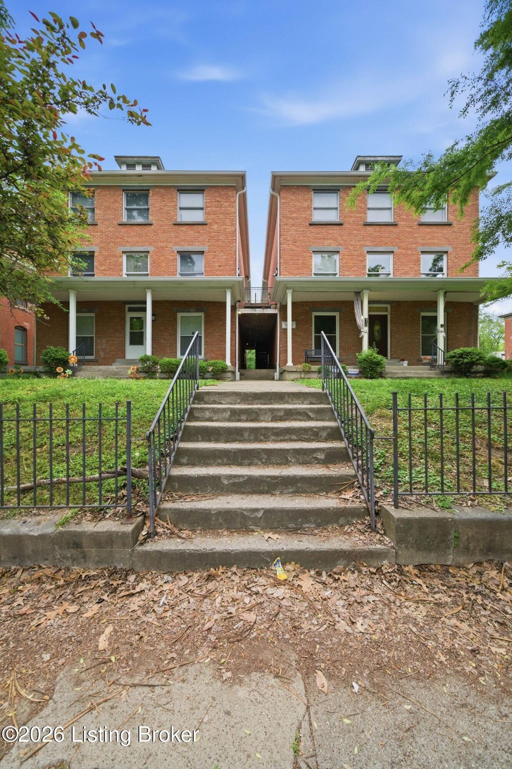 Photo of 1125 S 1st St #10, Louisville, KY 40203 (MLS # 1715972)
