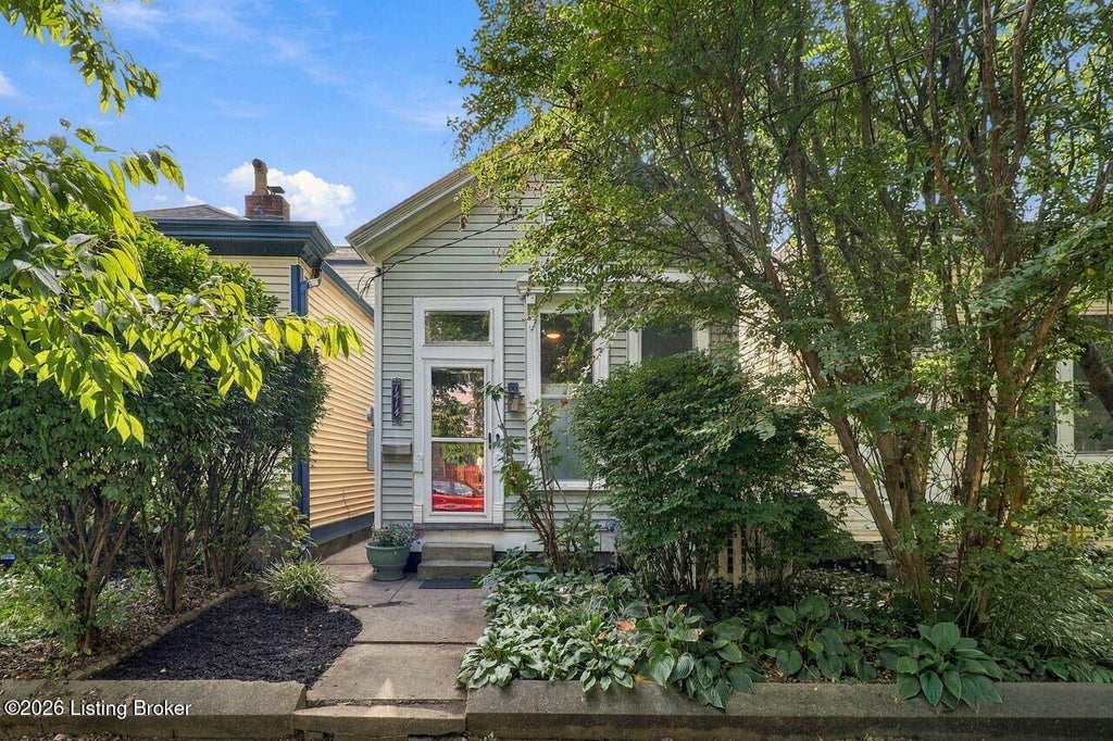 Photo of 1414 Christy Ave, Louisville, KY 40204 (MLS # 1732175)