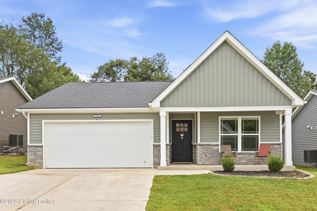 Photo of 11025 Meadow Run Rd, Louisville, KY 40229 (MLS # 1730108)