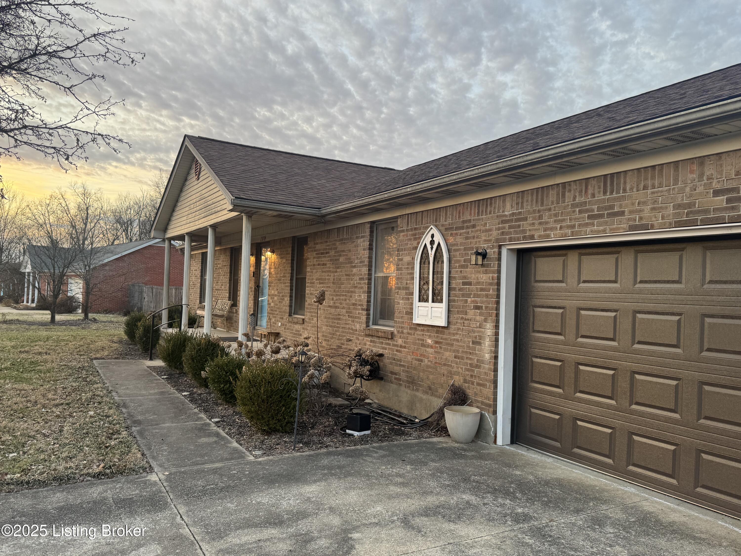 2804 Oakwood Dr, Bardstown, Kentucky image 2