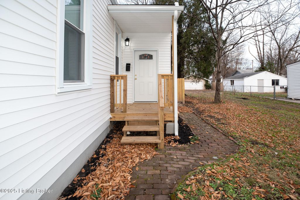 Photo of 3008 Taylor Blvd, Louisville, KY 40208 (MLS # 1705475)