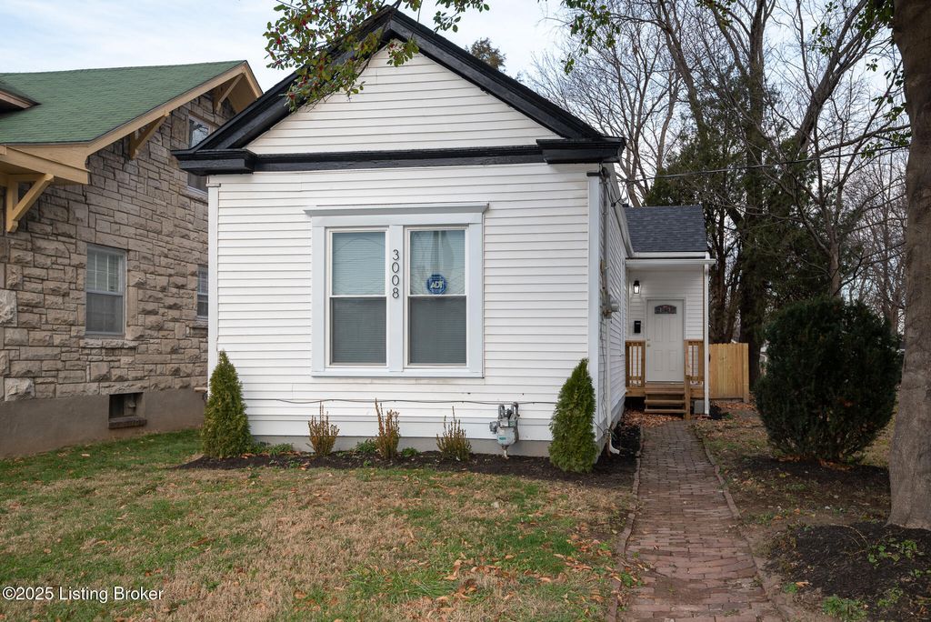 Photo of 3008 Taylor Blvd, Louisville, KY 40208 (MLS # 1705475)