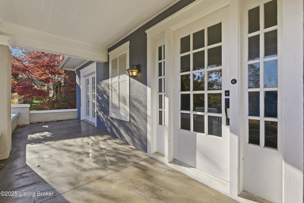 Photo of 1807 Harvard Dr, Louisville, KY 40205 (MLS # 1703393)