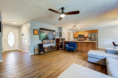 Tiny photo for 2105 Two Springs Dr, Shelbyville, KY 40065 (MLS # 1729718)