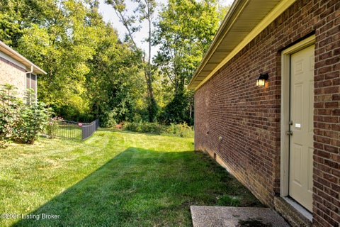 Tiny photo for 2105 Two Springs Dr, Shelbyville, KY 40065 (MLS # 1729718)