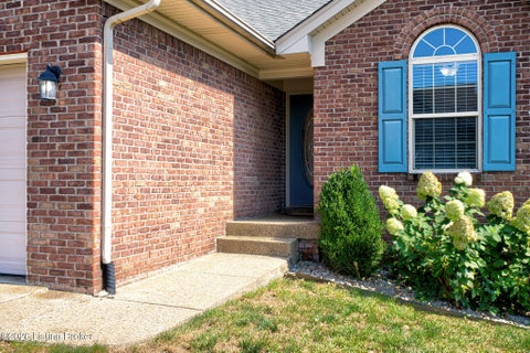 Tiny photo for 2105 Two Springs Dr, Shelbyville, KY 40065 (MLS # 1729718)
