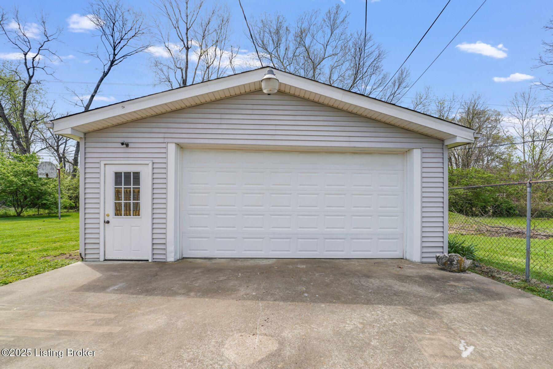 197 Granvil Dr, Louisville, Kentucky image 27