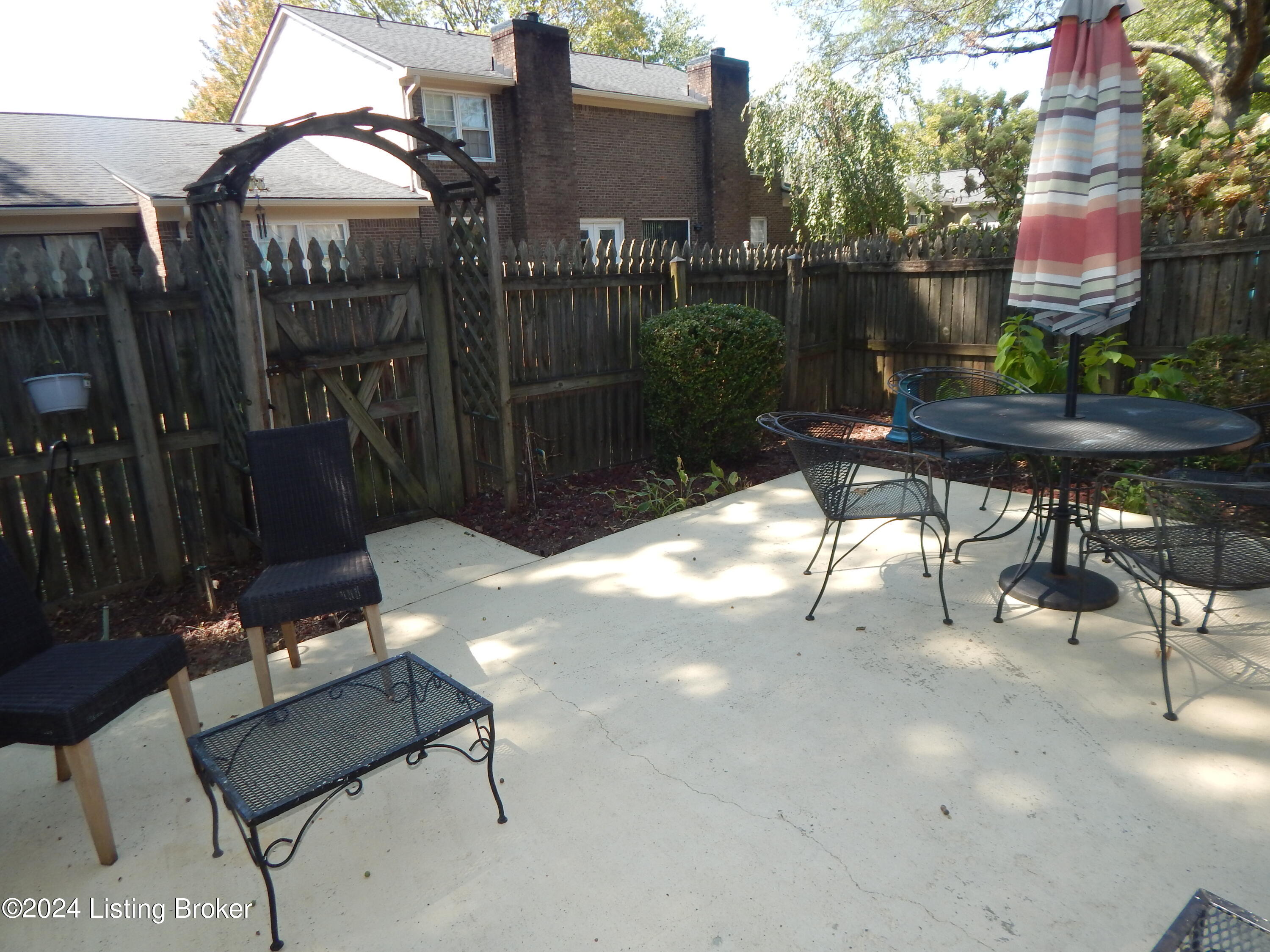 1018 Burning Springs Dr, Louisville, Kentucky image 39